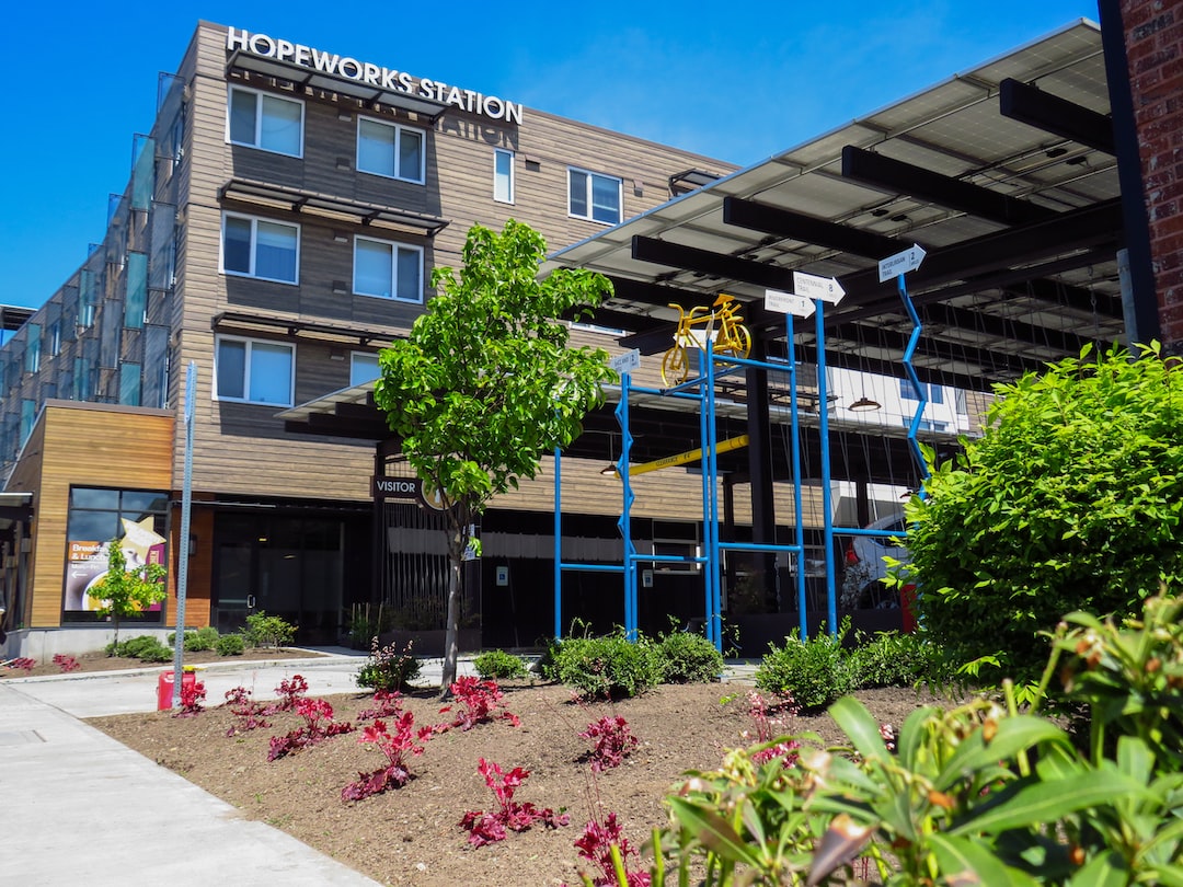 Roofing contractor in Everett, WA