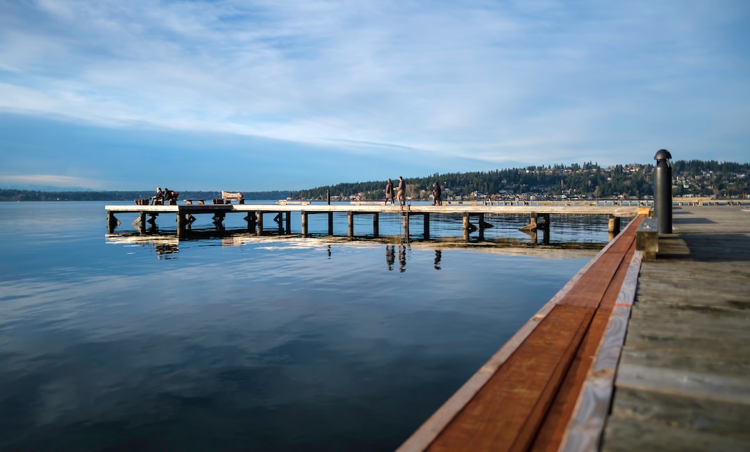 Roofing contractor in Kirkland, WA