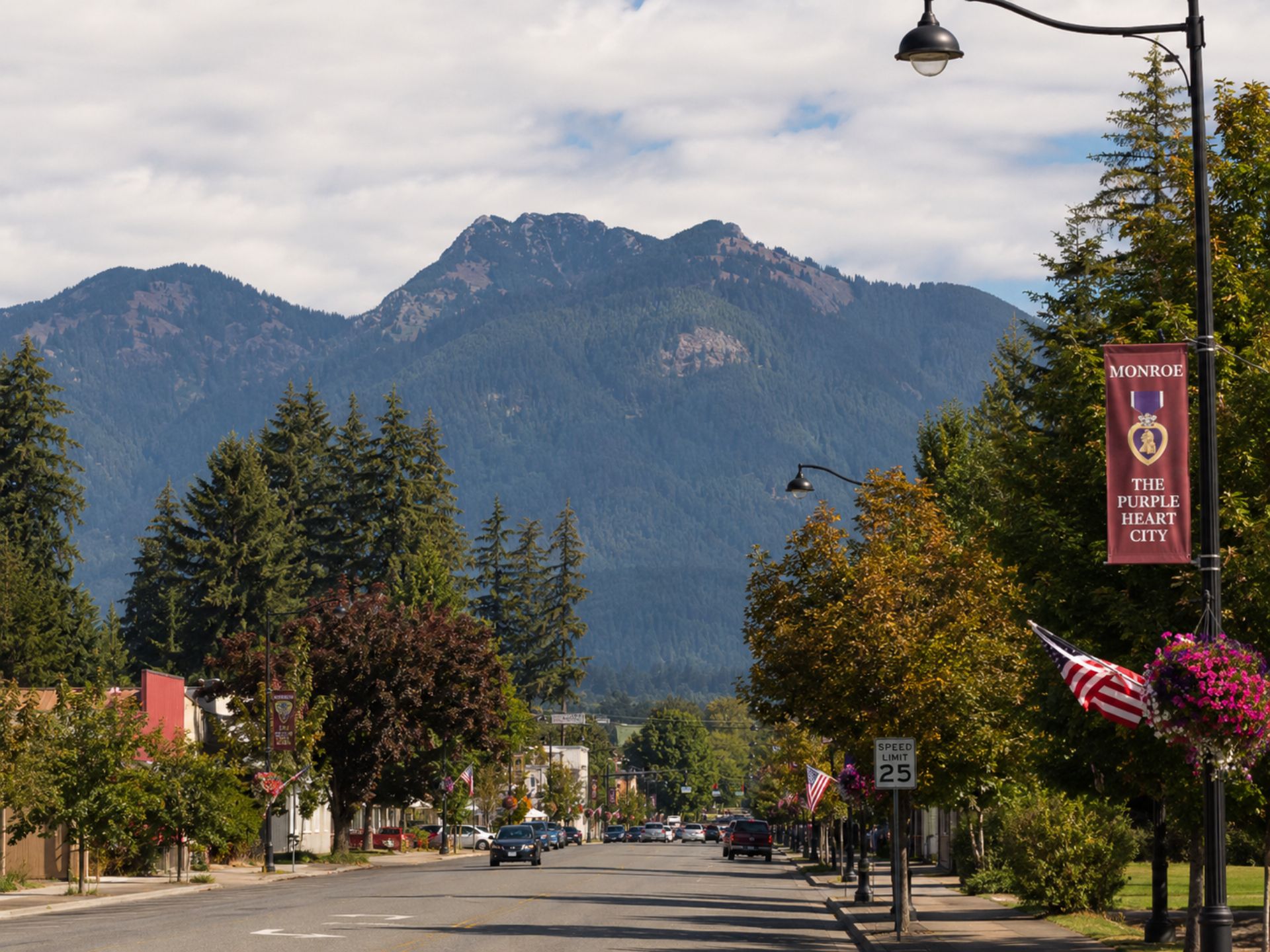 Roofing contractor in Monroe, WA