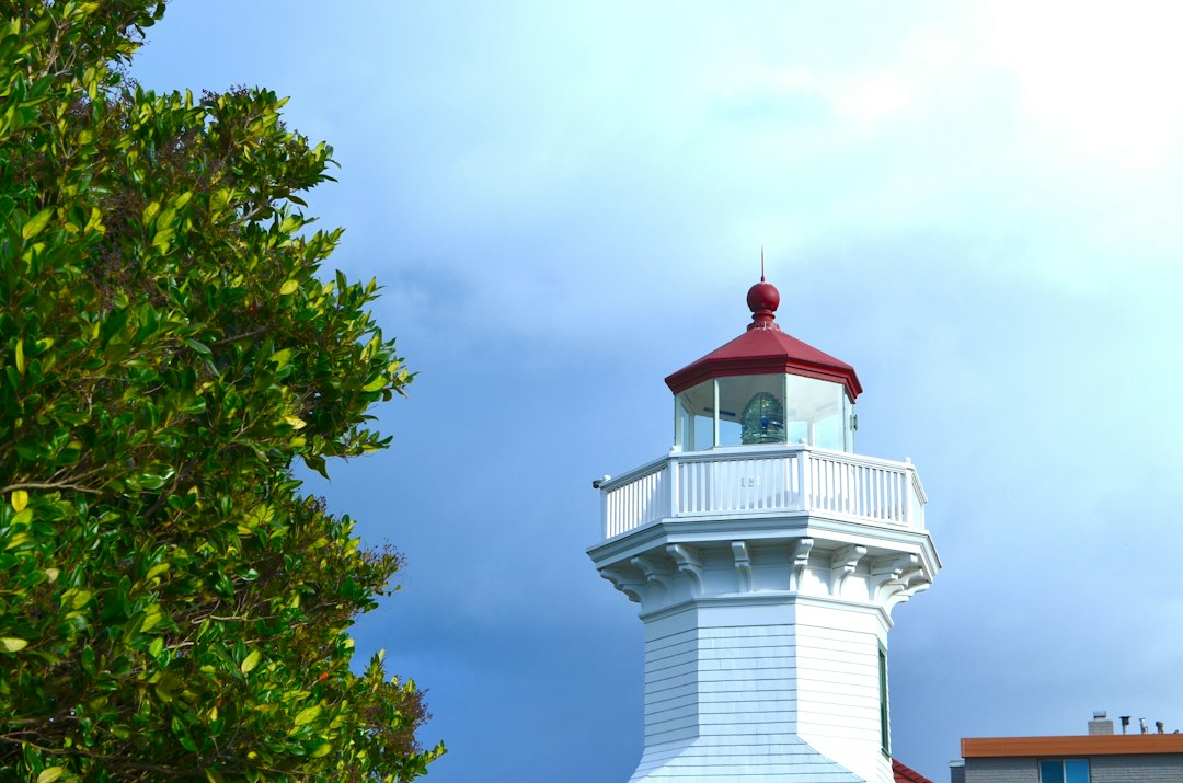 Roofing contractor in Mukilteo, WA