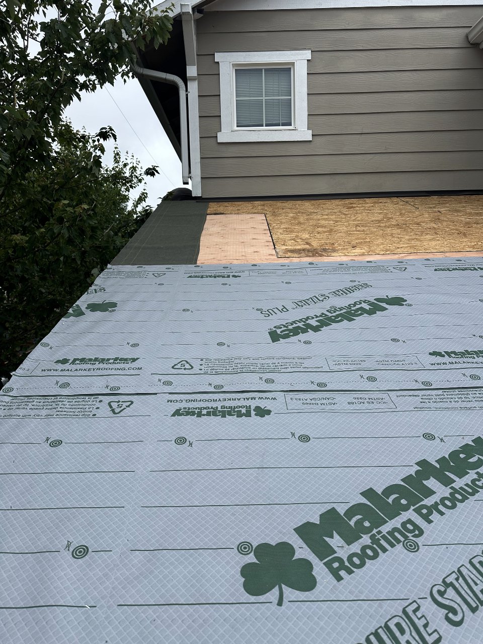 Malarkey roofing underlayment being installed before shingles on a Snohomish County roof